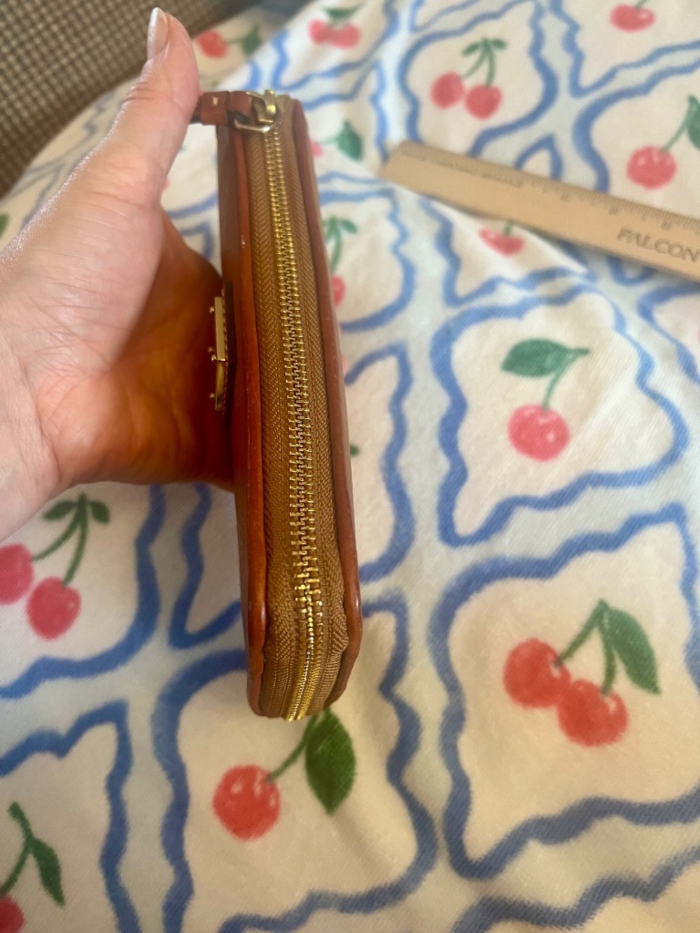 Like new Dooney & Bourke brown leather wallet - Picture 10 of 16